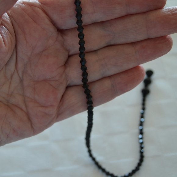 45" Long Black Faceted Crystal Beaded Lariat - Picture 6 of 8